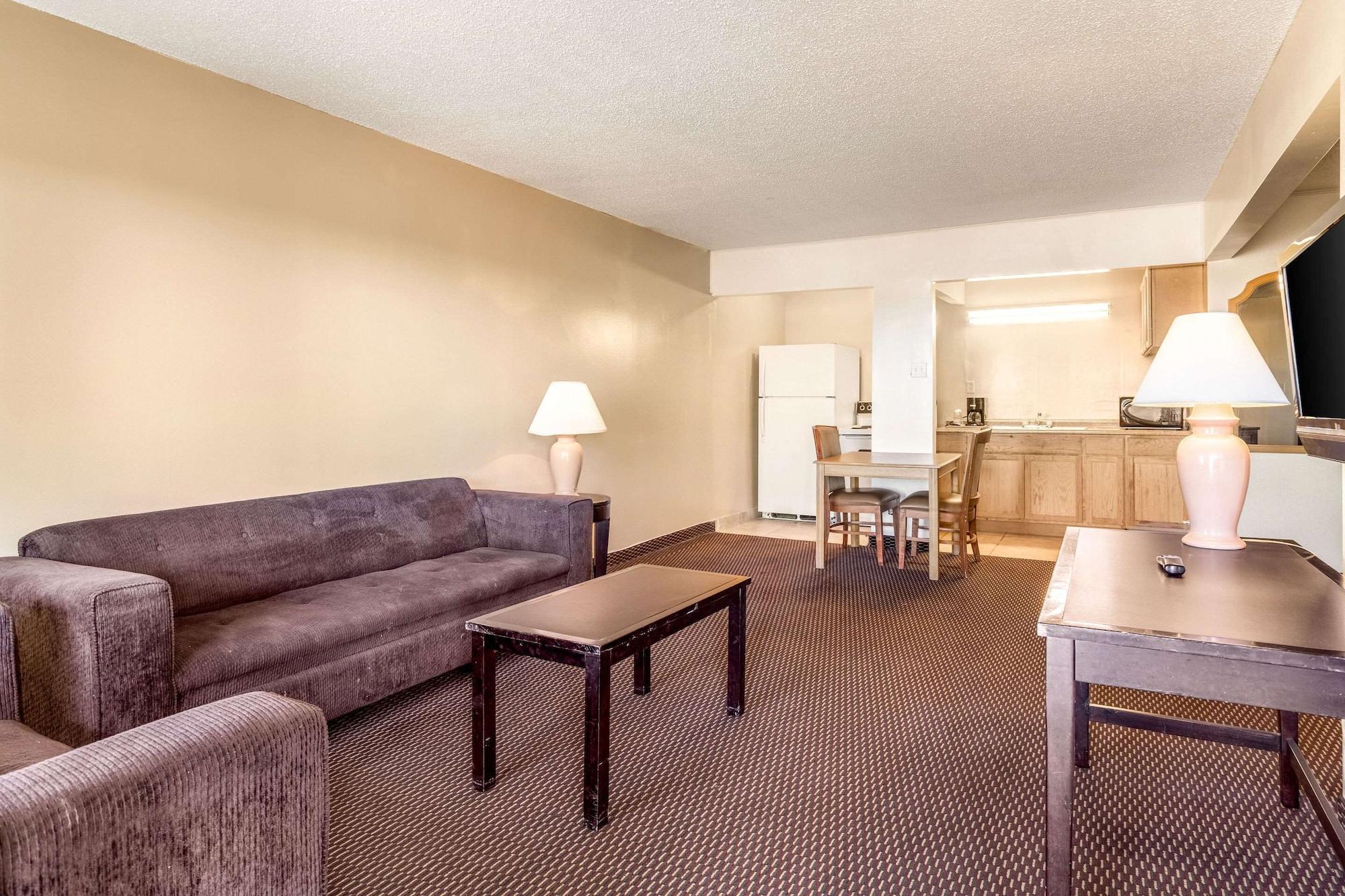 Mesilla Valley Days Inn & Suites Las Cruces Exterior photo