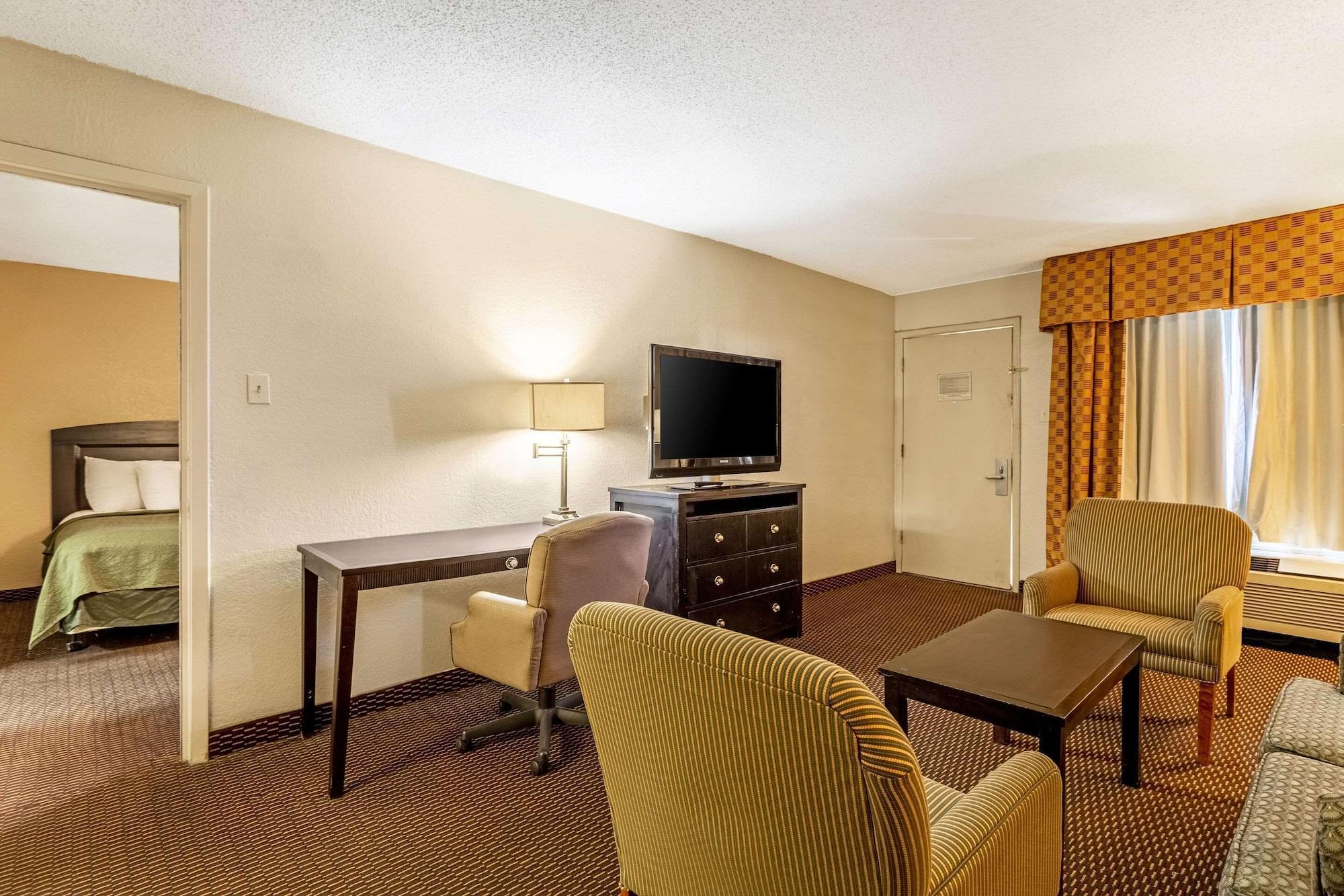 Mesilla Valley Days Inn & Suites Las Cruces Exterior photo